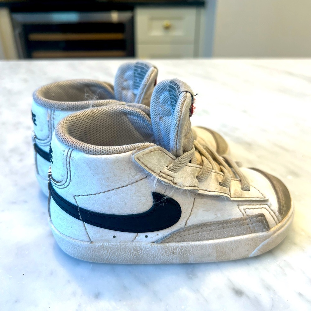 Nike toddler high top sneakers size 7.